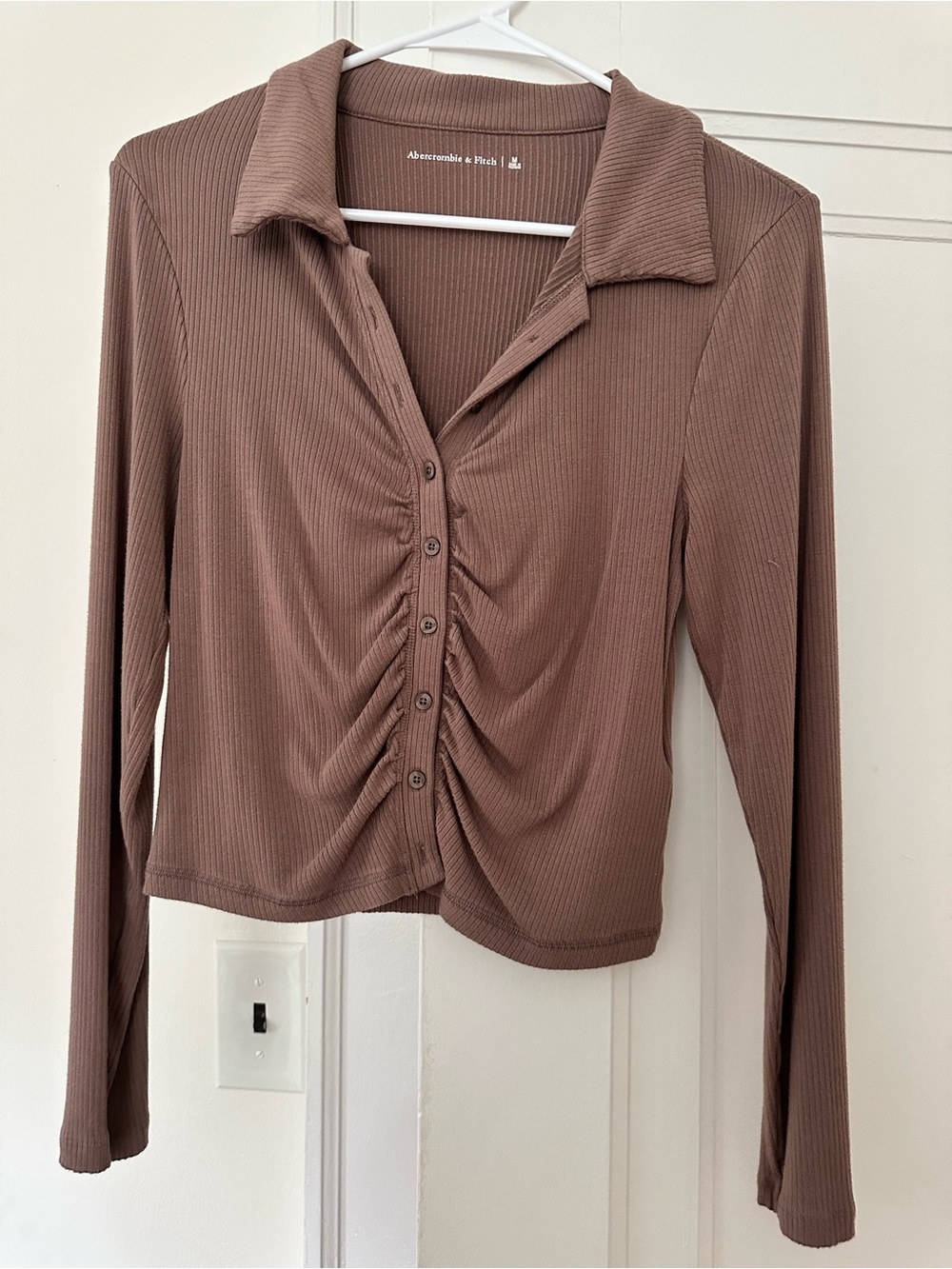 Abercrombie & Fitch Brown Ribbed Ruched Button-Up Long Sleeve Crop Top